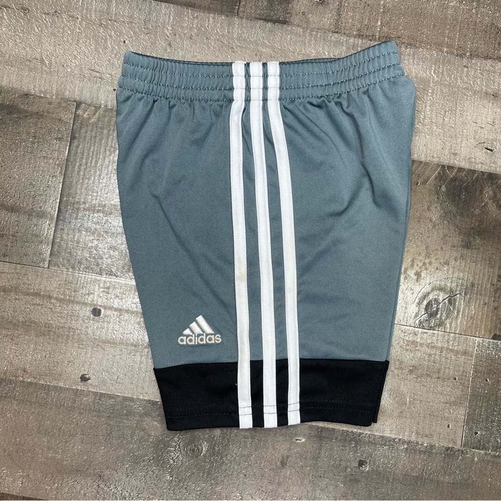 Adidas Boys Active Short size 4